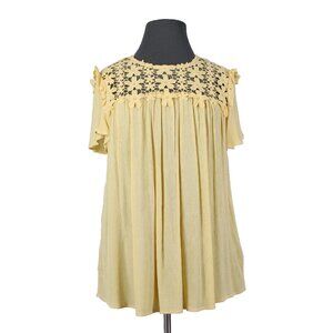 Torrid Top Sz 14/16 Yellow Embroidered Peplum Back 100% Rayon Top